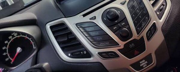 MOLDURA CENTRAL NEW FIESTA