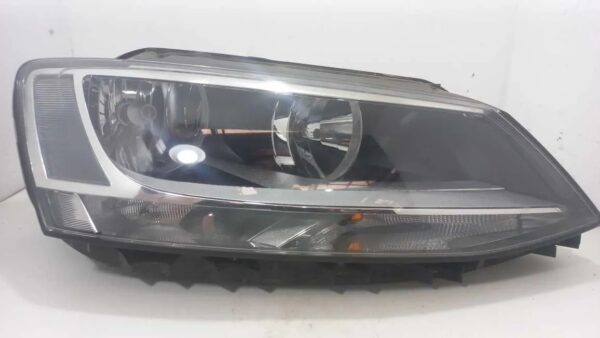 Par Farol do Jetta 2016