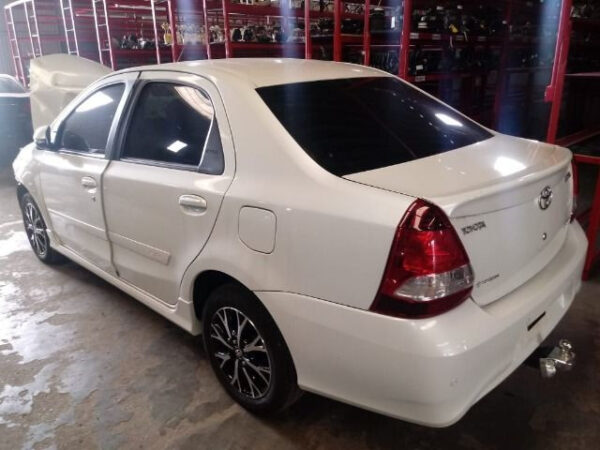 LANTERNA ETIOS E BORRACHA